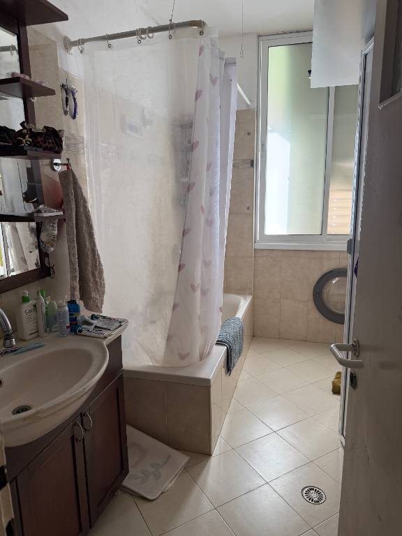 Apartment for rent - 3 rooms - Etsel St 4, Petah Tikva, Israel