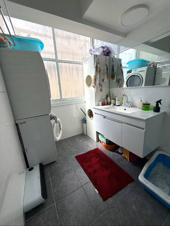 Квартира на продажу - 3 комнаты - HaHashmona'im St, Holon, Israel