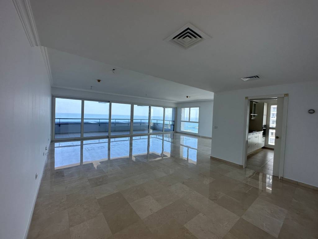 Apartment For rent Retsif Herbert Samuel St 60, Tel Aviv-Yafo, Israel
