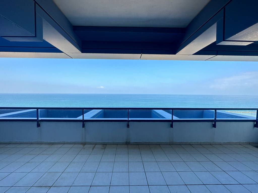 Apartment For rent Retsif Herbert Samuel St 60, Tel Aviv-Yafo, Israel