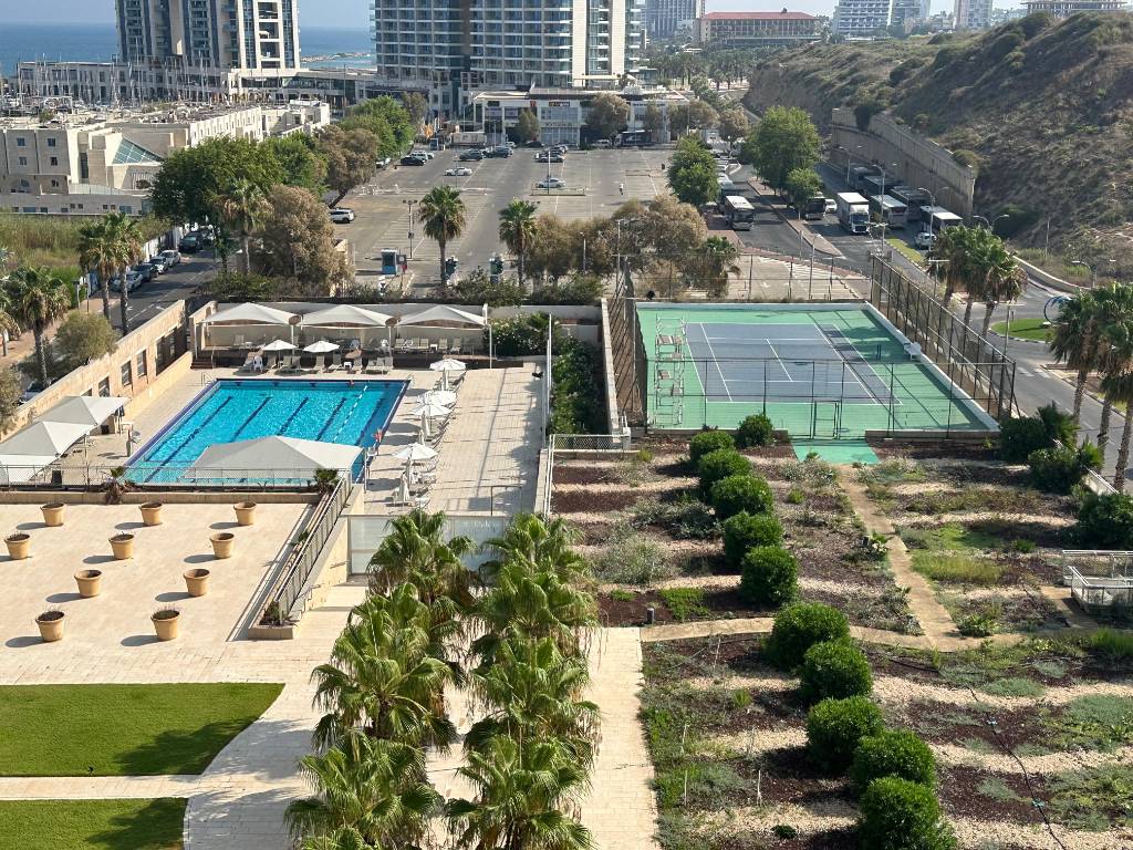 Apartment for rent - 2.5 rooms - Ha-Shunit St 10, Herzliya, Israel