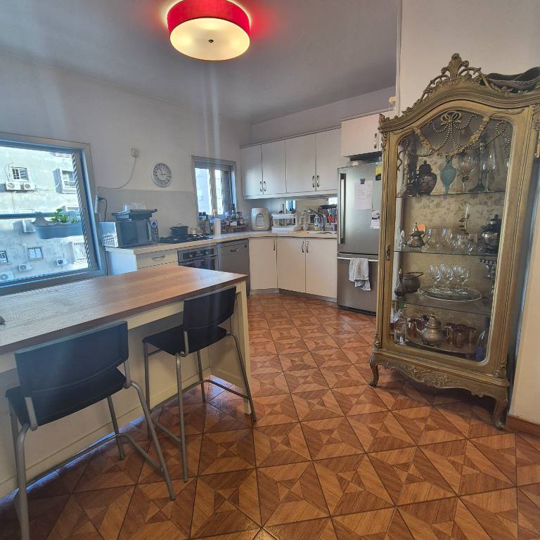 Apartment For sale Shmuel Yosef Agnon St 20, Bat Yam, Israel