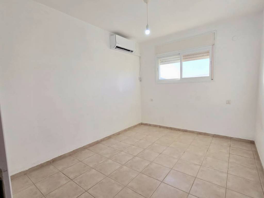 Appartement à louer - 3 chambres - Derech HaShalom, Karmiel, Israel