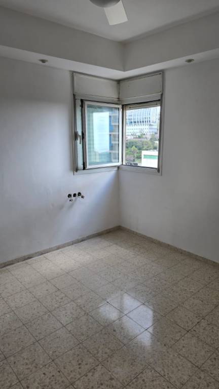 Apartment for rent - 5 rooms - Haim HaZaz St 3, Haifa, Israel