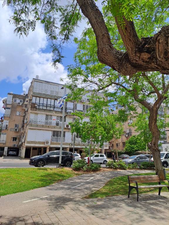 Apartment for rent - 3 rooms - Daniel St 57, Bat Yam, Israel